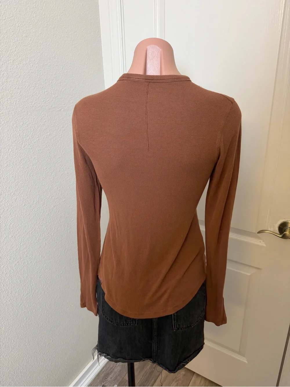 lululemon athletica Long Sleeve Crewneck Top in Brown Sz 4